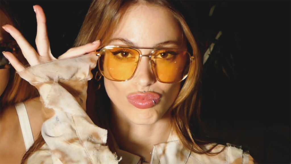 TINI sorprendió con el videoclip de LAS JORDANS